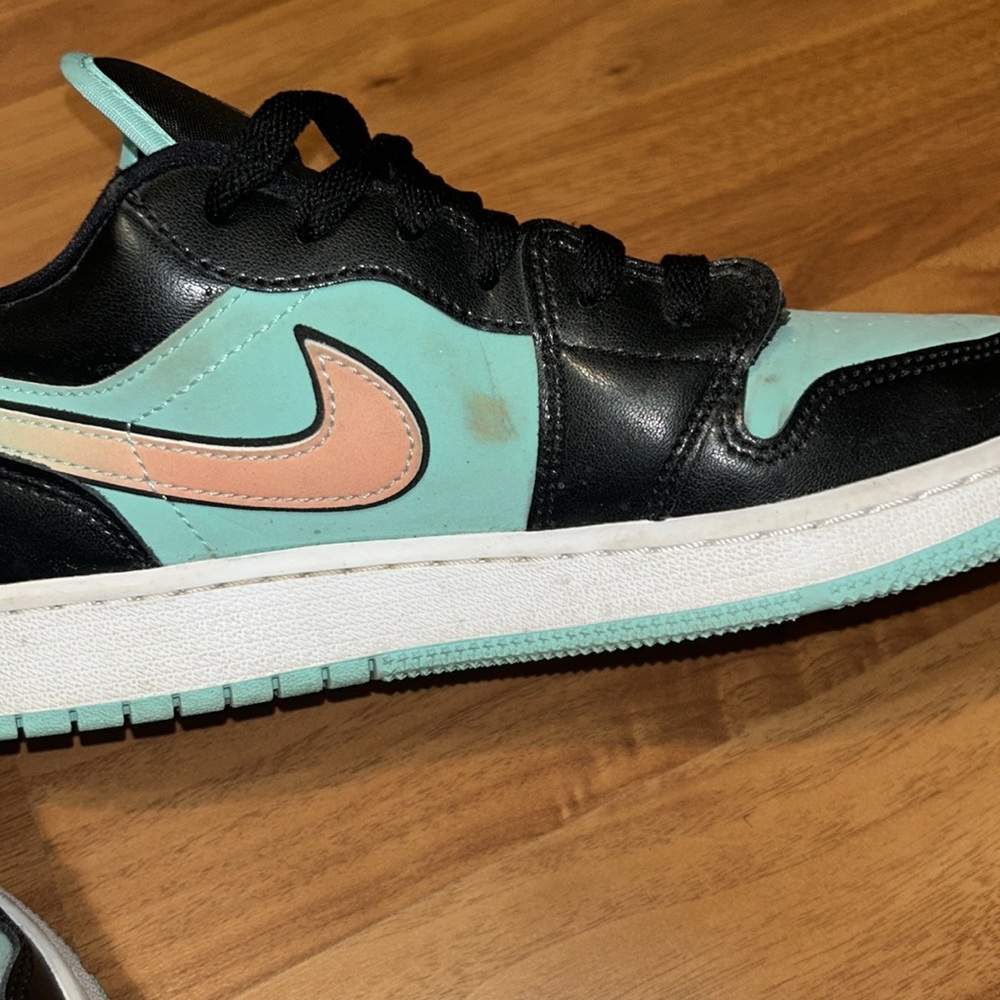 Jordan 1 - Picture 6 of 8